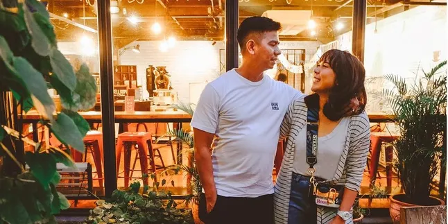 Tembus 100 Ribu Subscribers, Fitri Tropica dan Toge Raih Silver Play Button!