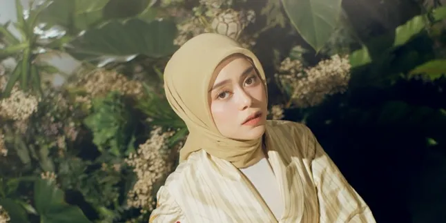 Tepat Sewindu, Lesti Bercerita Tentang Cinta dan Kemasyuran di Single 'Sekali Seumur Hidup'