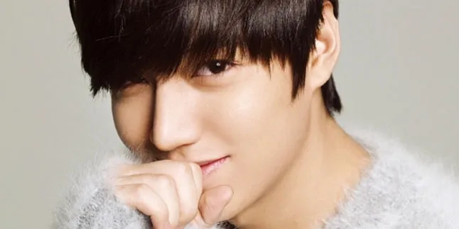 Tepati Janji, Lee Min Ho Berfoto Dengan Pose Cute