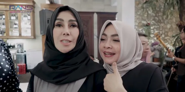 Tepis Isu Tak Akur, Ibunda Raffi Ahmad Hadiri Acara Ulang Tahun Rieta Amilia