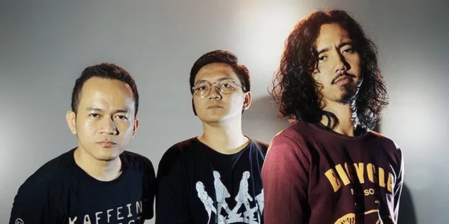 'Terang Bersulam', Single Baru Peraukertas yang Berisi Soal Janji Palsu - Korupsi