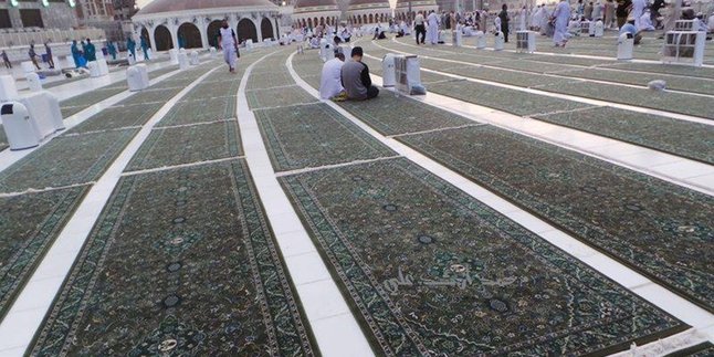 Terbentang Sepanjang 100 km, Inilah Rahasia Permadani Masjidil Haram Tetap Harum!