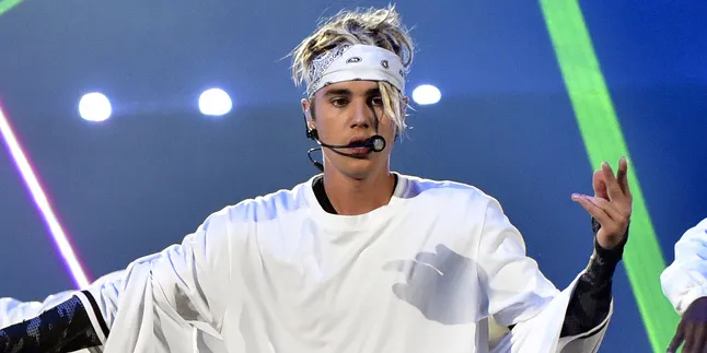 Terekam, Saat Justin Bieber Berantem & Dihajar Pria Besar Ini Terekam, Saat Justin Bieber Berantem & Dihajar Pria Besar Ini
