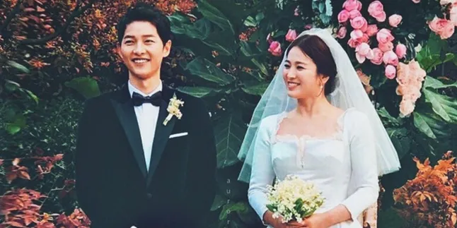 Terfoto di Bandara, Song Song Couple Berangkat Bulan Madu