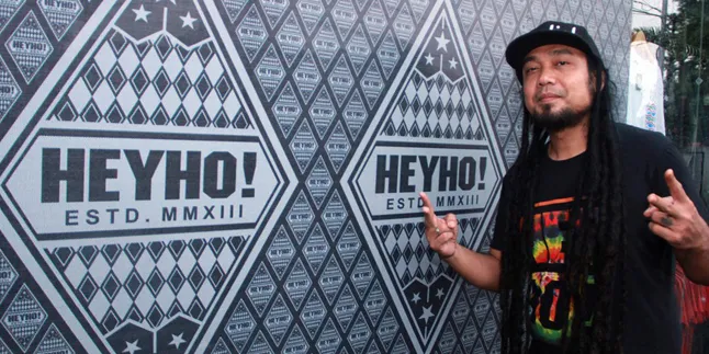 Tergiur Manfaat & Kemudahan, Emil Gangstarasta Buka Distro Heyho