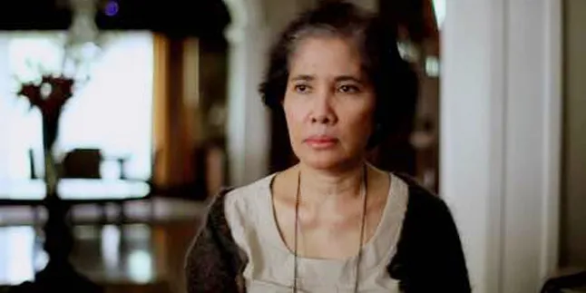 Tergoda Pesona Pria Muda, Aktris Senior Ini Jadi Panas Dingin