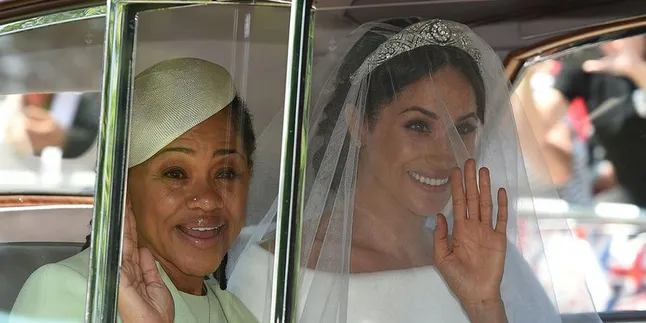 Terharu, Ibunda Meghan Markle Tak Kuasa Tahan Air Mata di Pernikahan Putrinya