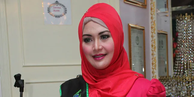 Terima Aliran Dana Dari Suami, Edies Adelia Mengaku Dinafkahi Terima Aliran Dana Dari Suami, Edies Adelia Mengaku Dinafkahi