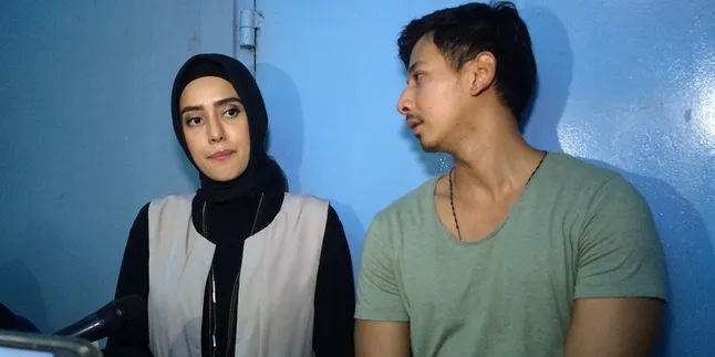 Teringat Kenikmatan Saat Umrah, Fairuz A Rafiq Mantap Berhijab Teringat Kenikmatan Saat Umrah, Fairuz A Rafiq Mantap Berhijab