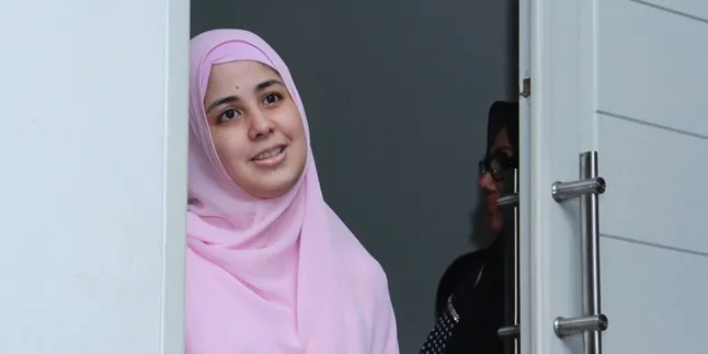 Terjadi Ketegangan, Risty Pendarahan Stuart Paksa Hadiri Sidang Terjadi Ketegangan, Risty Pendarahan Stuart Paksa Hadiri Sidang