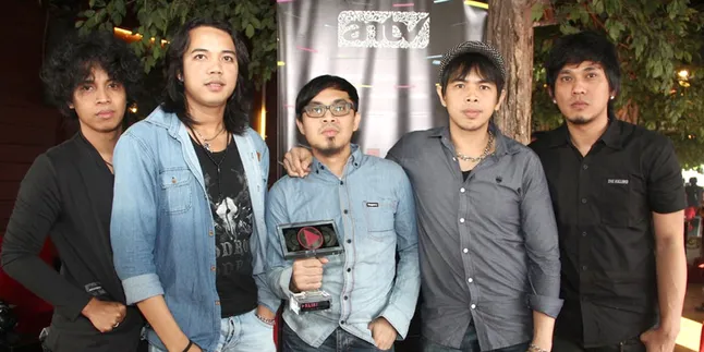 Terjebak Banjir, Zigaz Terisolasi di Studio Rekaman!