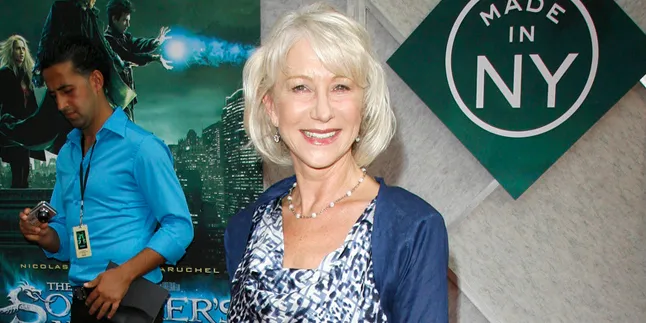 Terjerat Lace Dress, Helen Mirren Tersungkur di Red Carpet Cannes