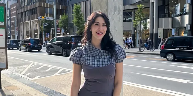 Terjun ke Dunia Bisnis, Elma Agustin Antusias Jaga Booth di Festival Market 2025: Ingin Bertemu Pelanggan Langsung! Terjun ke Dunia Bisnis, Elma Agustin Antusias Jaga Booth di Festival Market 2025: Ingin Bertemu Pelanggan Langsung!