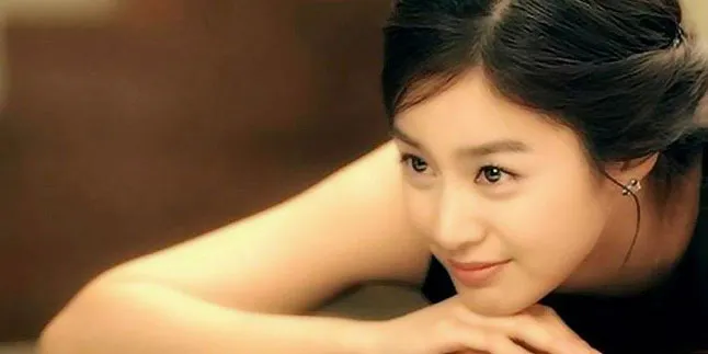 Terlalu Cantik, Kim Tae Hee Minta Maaf Pada Lee Min Jung? Terlalu Cantik, Kim Tae Hee Minta Maaf Pada Lee Min Jung?