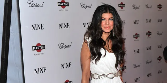 Terlalu Jorok, Fergie Dibikin Malu di Atas Panggung