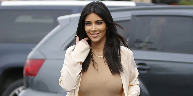 Terlalu Seksi, Pakaian Dalam Kim Kardashian Tertangkap Kamera Terlalu Seksi, Pakaian Dalam Kim Kardashian Tertangkap Kamera
