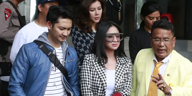 Terlanjur Sakit Hati, Dewi Perssik Ogah Berdamai Dengan Keponakan