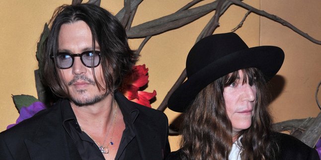 Terlibat Dalam Album Bob Dylan, Johnny Depp Fokus Bermusik?