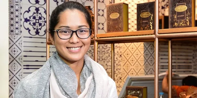 Terlihat Gandeng Cowok di IMA Awards, Prisia Nasution Pacaran? Terlihat Gandeng Cowok di IMA Awards, Prisia Nasution Pacaran?