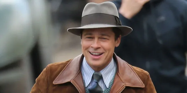 Terlihat Lebih Kurus Usai Cerai, Bobot Brad Pitt Menyusut Terlihat Lebih Kurus Usai Cerai, Bobot Brad Pitt Menyusut