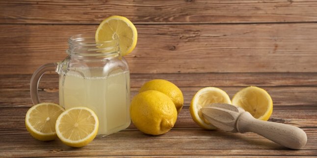 8 Manfaat Air Lemon Hangat Jika Diminum Tiap Hari, Ampuh Turunkan Berat Badan