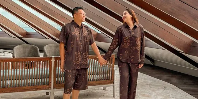 Ternyata Ini Rahasia Ashanty dan Anang Hermansyah yang Tetap Tampil Harmonis Di Tengah Kabar KDRT dari Rumah Tangga Artis Lain Ternyata Ini Rahasia Ashanty dan Anang Hermansyah yang Tetap Tampil Harmonis Di Tengah Kabar KDRT dari Rumah Tangga Artis Lain