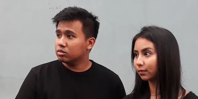 Ternyata Ini Yang Buat Clairine Clay Mau Jadi Pacar Joshua Suherman Ternyata Ini Yang Buat Clairine Clay Mau Jadi Pacar Joshua Suherman