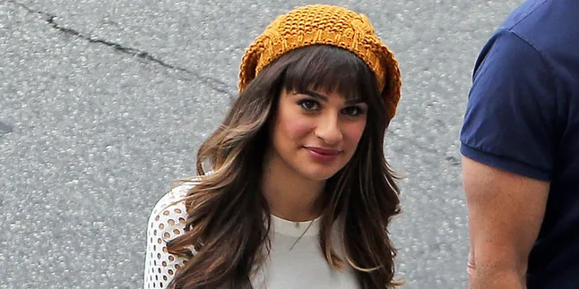 Ternyata Lea Michele Punya Hobi Jalan-Jalan Sambil Telanjang