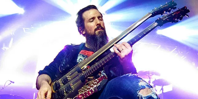 Ternyata, Ron 'Bumblefoot' Thal Mainkan Musik Blues