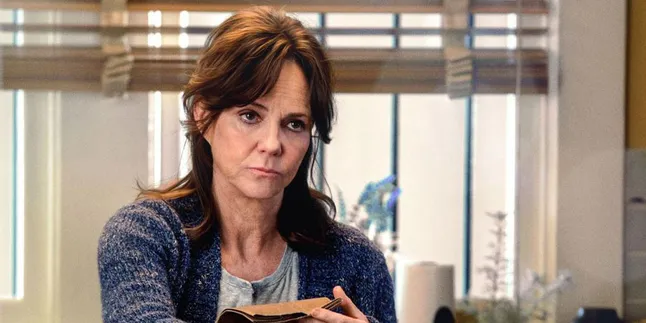 Ternyata Sally Field Belum Tonton Film 'THE AMAZING SPIDER-MAN'