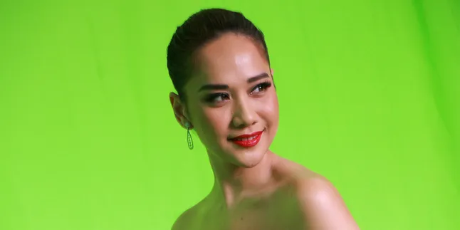 Ternyata Sebanyak Ini Tangan Yang Bikin BCL Cantik di Depanmu Ternyata Sebanyak Ini Tangan Yang Bikin BCL Cantik di Depanmu
