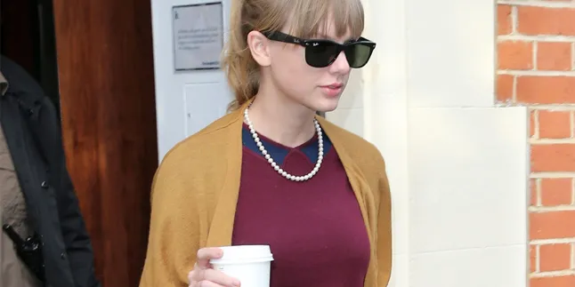 Ternyata Taylor Swift Juga Suka Minum Kopi