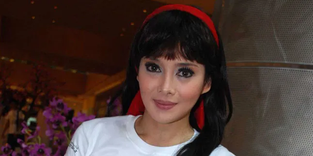 Terry Putri Tak Bisa Hidup Tanpa Gadget dan Bulu Mata