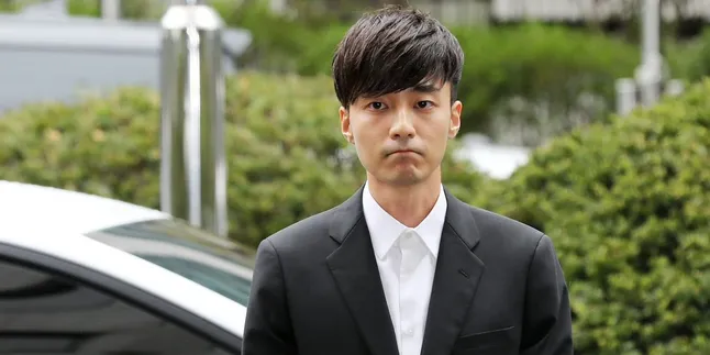 Tersandung Kasus Video Porno, Roy Kim Rencanakan Kelulusan Minggu Depan Tersandung Kasus Video Porno, Roy Kim Rencanakan Kelulusan Minggu Depan