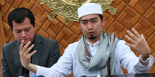 Tertahan di Bandara Changi, Ustaz Solmed Tak Dapat Bantuan KBRI