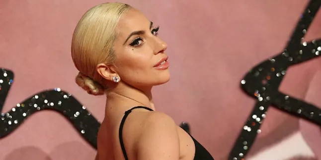 Tertangkap Kencan Romantis, Lady Gaga Gandeng Pacar Baru