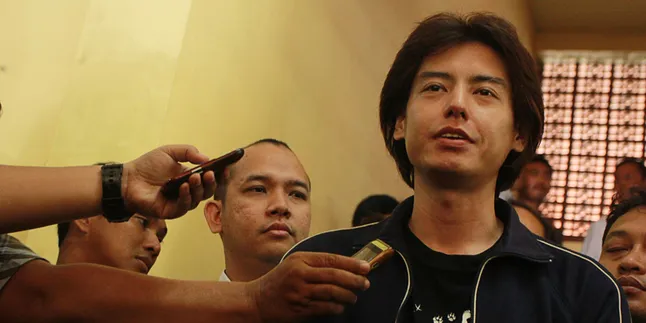 Tertangkap Narkoba, Roger Danuarta Dijebak? Tertangkap Narkoba, Roger Danuarta Dijebak?