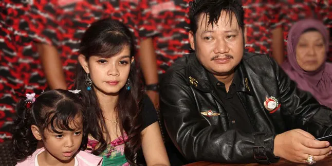 Tertimpa Ramalannya Sendiri, Ki Kusumo Tangisi Kepergian Istri Tertimpa Ramalannya Sendiri, Ki Kusumo Tangisi Kepergian Istri