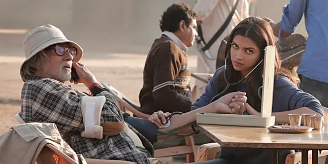 Terungkap! Deepika Dibayar Lebih Mahal Daripada Amitabh di 'PIKU'