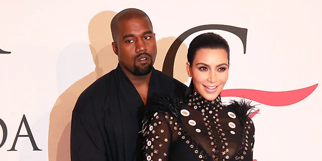 Terungkap! Ini Dia Nama Anak Kedua Kim Kardashian & Kanye West Terungkap! Ini Dia Nama Anak Kedua Kim Kardashian & Kanye West
