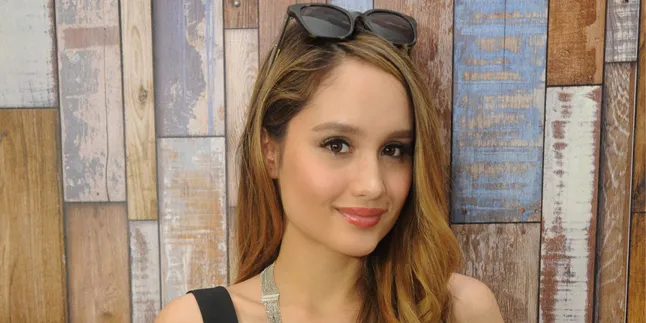 Terus Dirumorkan Main Film Hollywood, Cinta Laura Malah Kesal