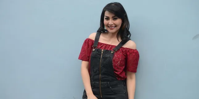 Tessa Kaunang Minta Sandy Tumiwa Move On & Jalani Hidup Secara Jantan Tessa Kaunang Minta Sandy Tumiwa Move On & Jalani Hidup Secara Jantan