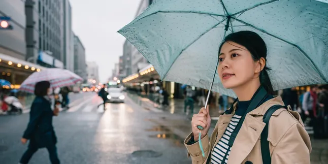Tetap Asyik Meski Mendung, Ini Cara Bikin Liburan Makin Seru dengan Mie Sedaap Cup Singapore Spicy Laksa Baru