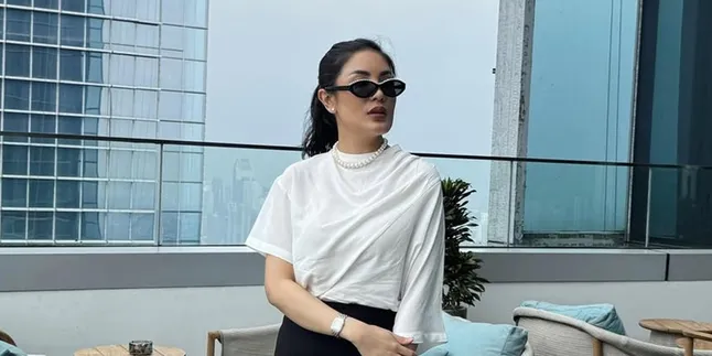 Tetap Cantik Meski Tanpa Make Up, Nindy Ayunda Ungkap Rahasianya Tetap Cantik Meski Tanpa Make Up, Nindy Ayunda Ungkap Rahasianya