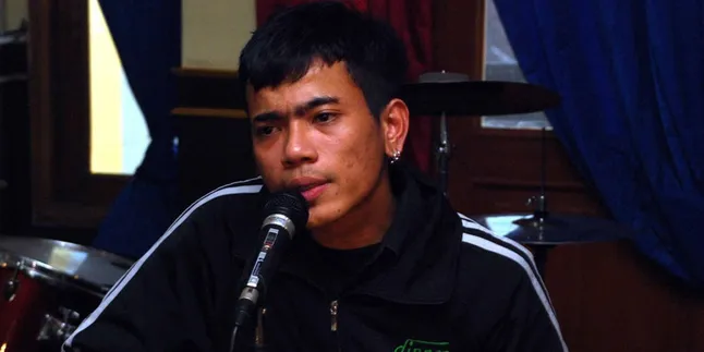 Tetap Optimis, Aris Idol Ikhlas Jadi Pengamen Jalanan Tetap Optimis, Aris Idol Ikhlas Jadi Pengamen Jalanan
