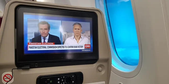 Tetap Update Selama Perjalanan Jauh Naik Pesawat? Bisa Banget