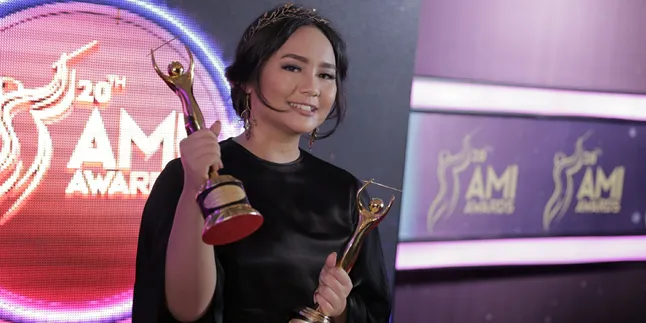 Tetap Usung Pop, Gita Gutawa Tengah Persiapkan Materi Album Barunya Tetap Usung Pop, Gita Gutawa Tengah Persiapkan Materi Album Barunya