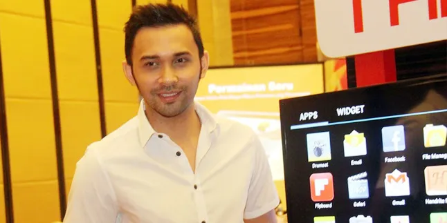 Teuku Zacky, Gadget Freak Yang Tak Update Teuku Zacky, Gadget Freak Yang Tak Update