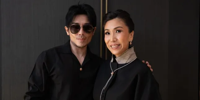 Tex Saverio Perancang Busana Lady Gaga untuk Pertama Kali Desain Berlian
