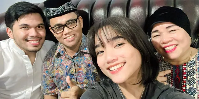 Thariq Halilintar Akui Keluarga Belum Mau Bertemu Fuji, Begini Reaksi Haji Faisal Thariq Halilintar Akui Keluarga Belum Mau Bertemu Fuji, Begini Reaksi Haji Faisal